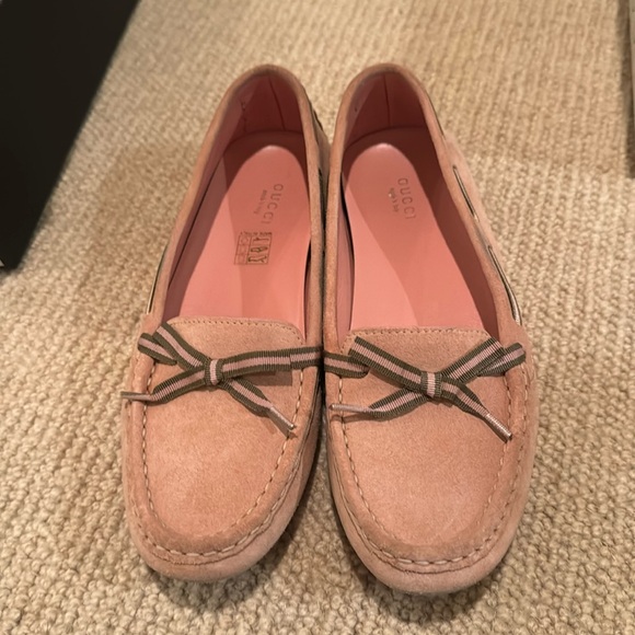 Gucci pink suede loafers “rose” colored - Picture 1 of 7